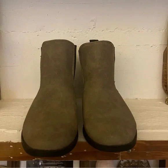 Guess 9 Men's Suede Tan Chelsea Boots - Picture 2 of 9